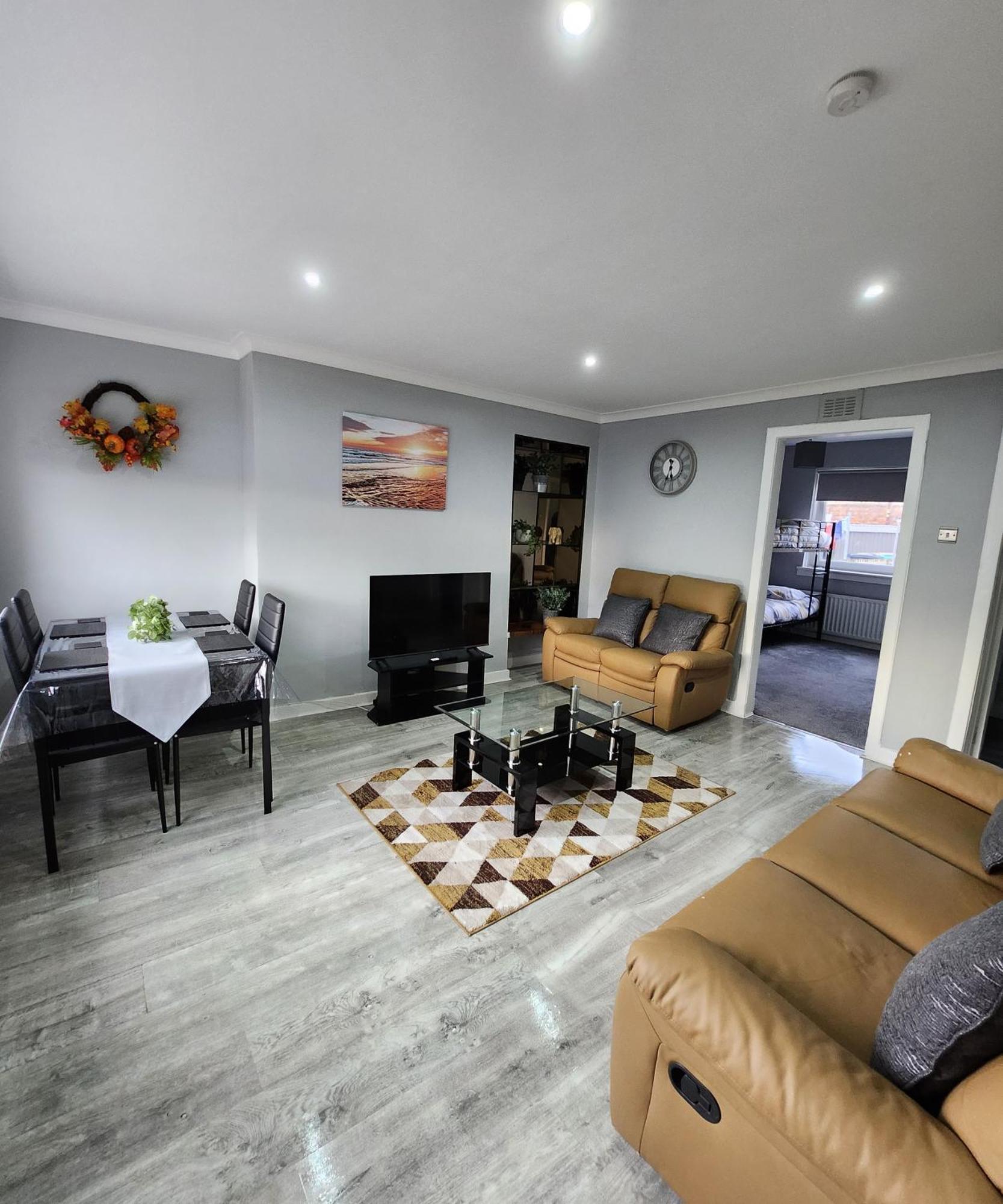 Fm Homes & Apartments 3 Bedroom Motherwell Exterior photo