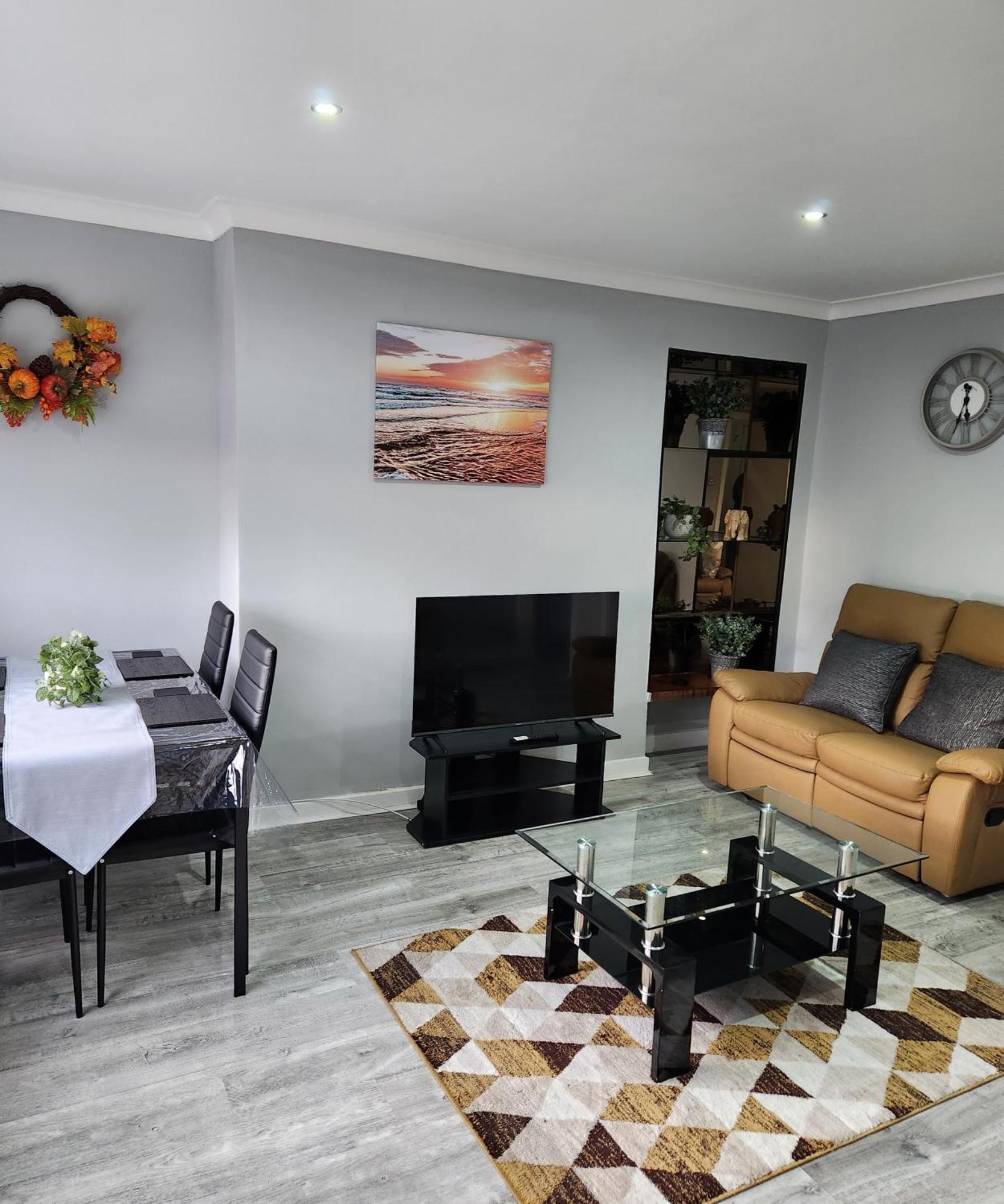 Fm Homes & Apartments 3 Bedroom Motherwell Exterior photo